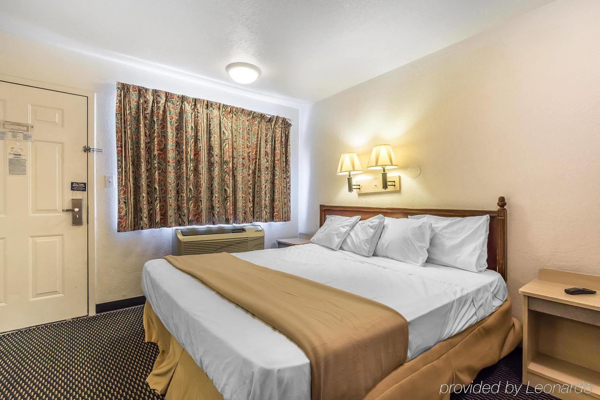 Rodeway Inn Нэшвилл Экстерьер фото