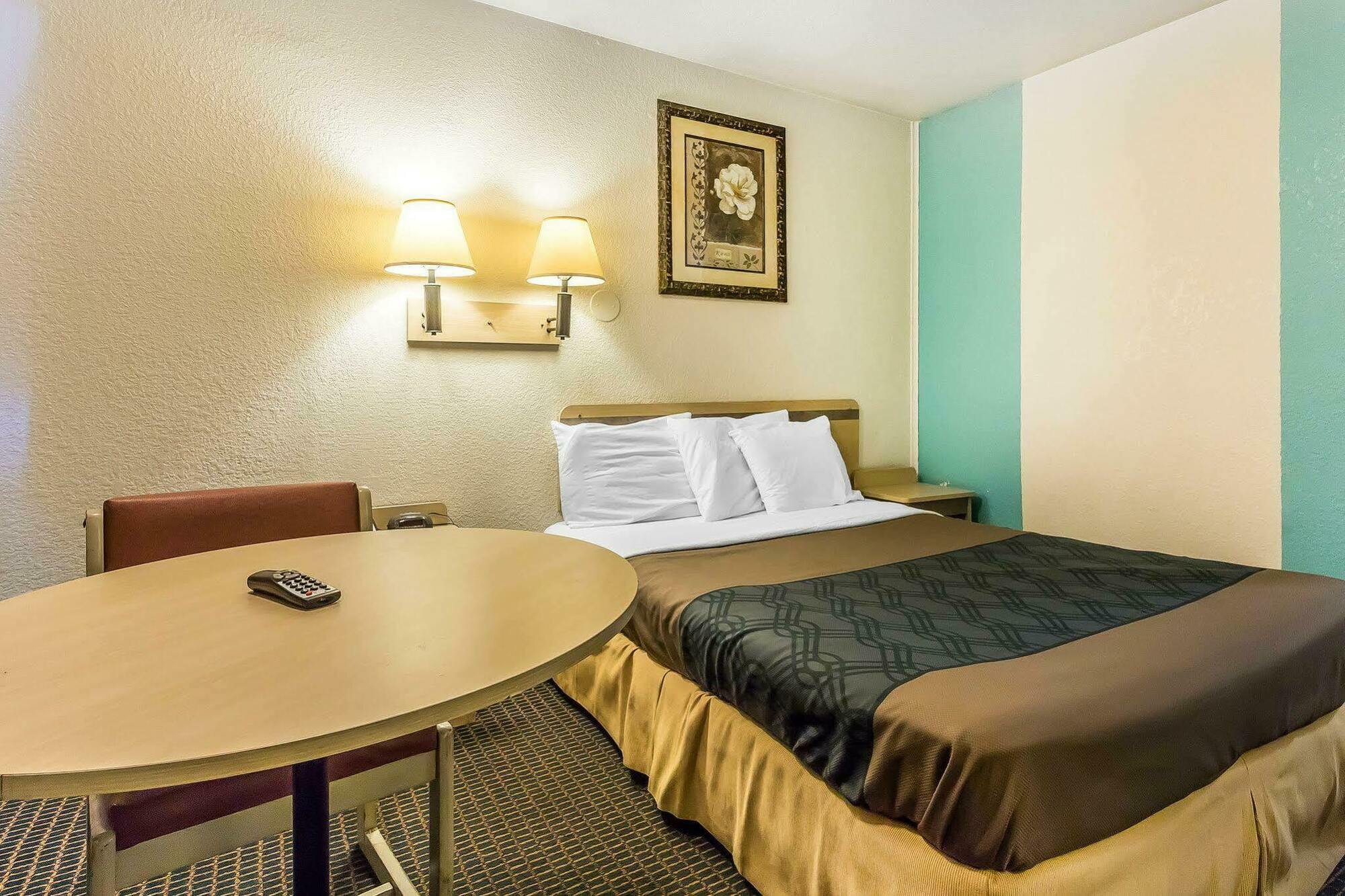 Rodeway Inn Нэшвилл Экстерьер фото