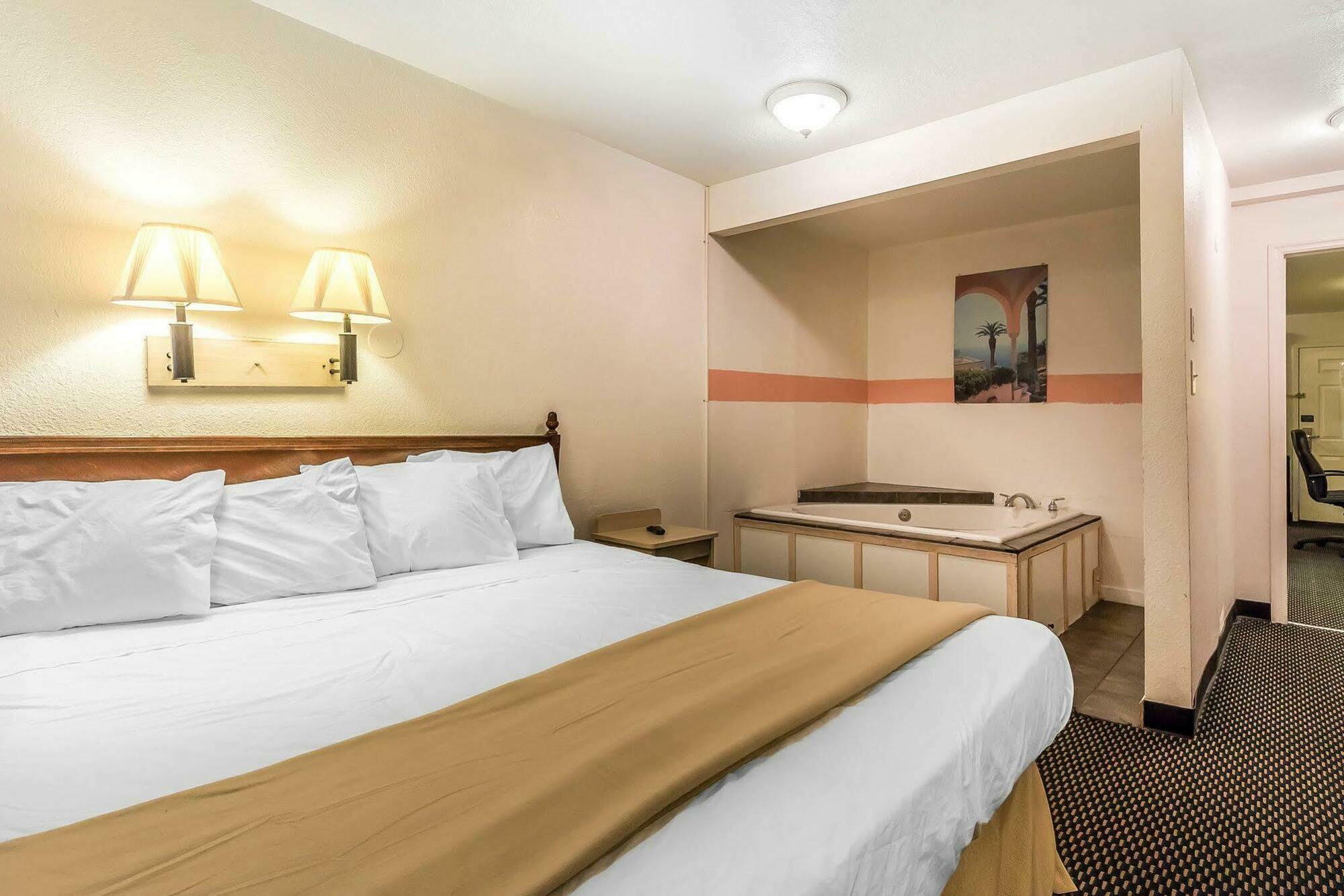 Rodeway Inn Нэшвилл Экстерьер фото