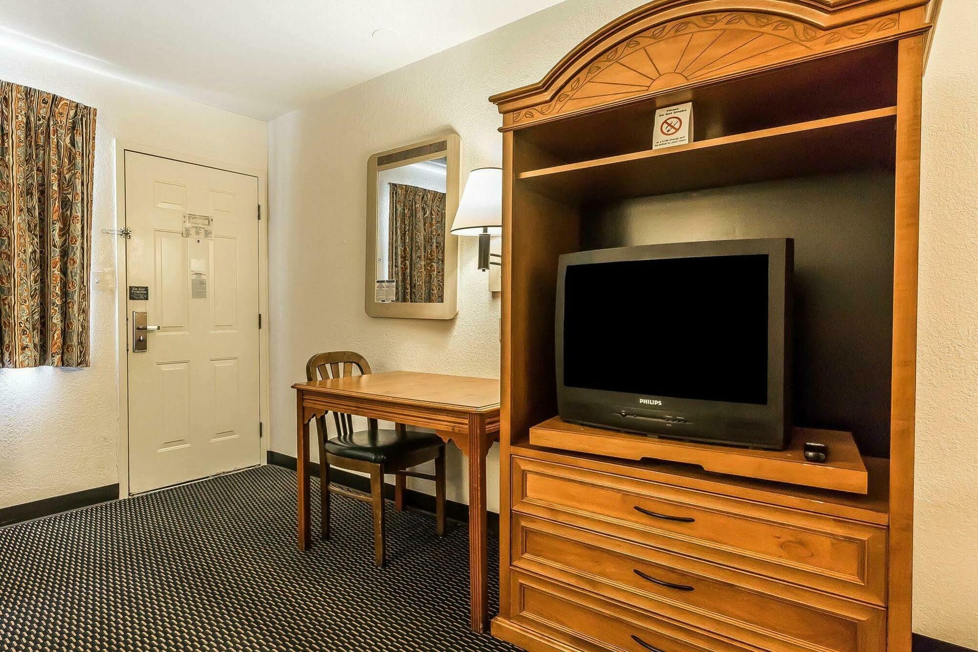 Rodeway Inn Нэшвилл Экстерьер фото